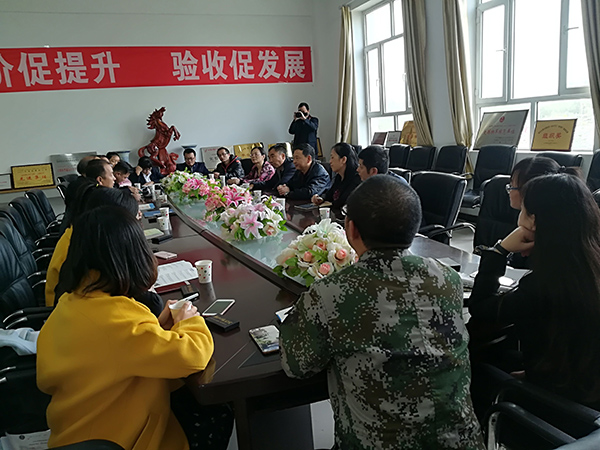 1.温宿二中校友座谈会.jpg