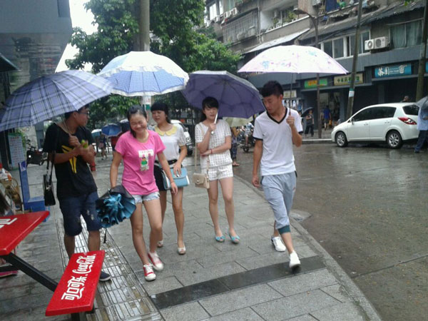 家教互联网关爱留守学生服务队新华路7月14日新闻-图片-(4).jpg
