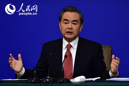 外交部部长王毅回答记者提问。人民网记者于凯 摄